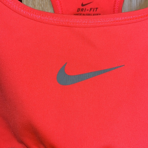 pink nike racer back sports bra - Picture 2 of 4